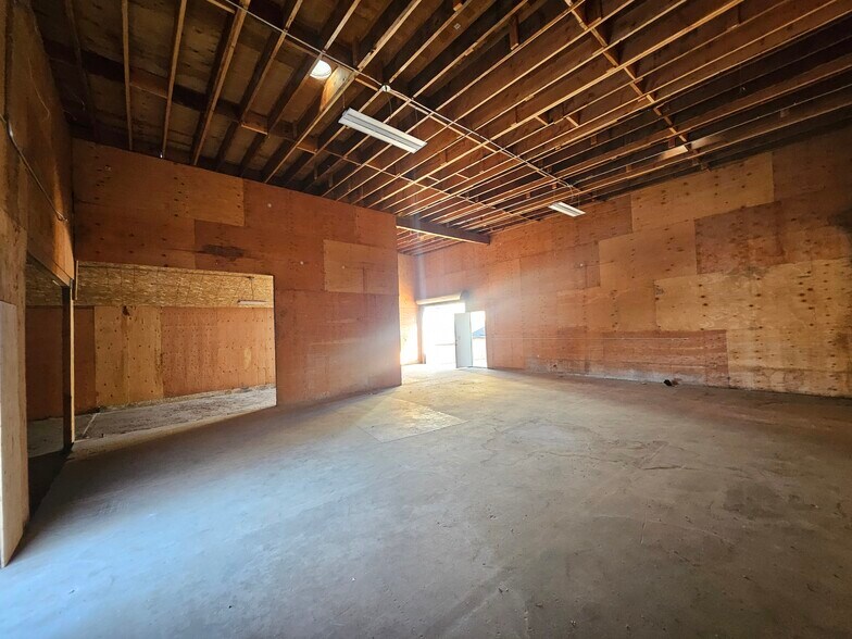 More Photos Of 2815 Southwest Dr, Los Angeles Industrial For Sale