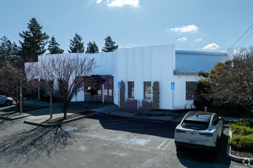 More Photos Of 117 Easy St, Mountain View Flex For Lease