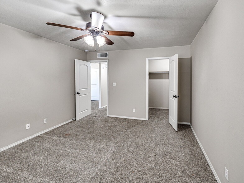 More Photos Of 2302 S 137th East Ave, Tulsa Apartments For Sale