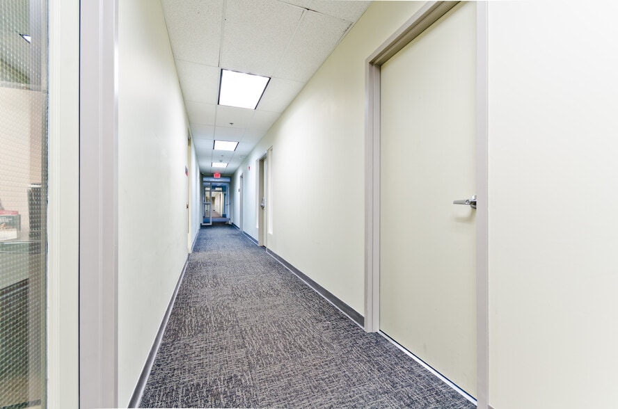 More Photos Of 11420 27th St SE, Calgary Medical For Lease