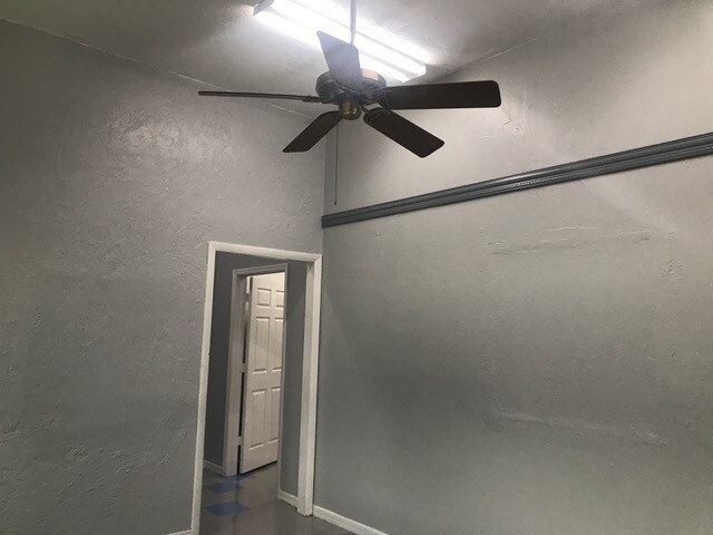More Photos Of 25405 W Newberry Rd, Newberry Storefront Retail Office For Sale