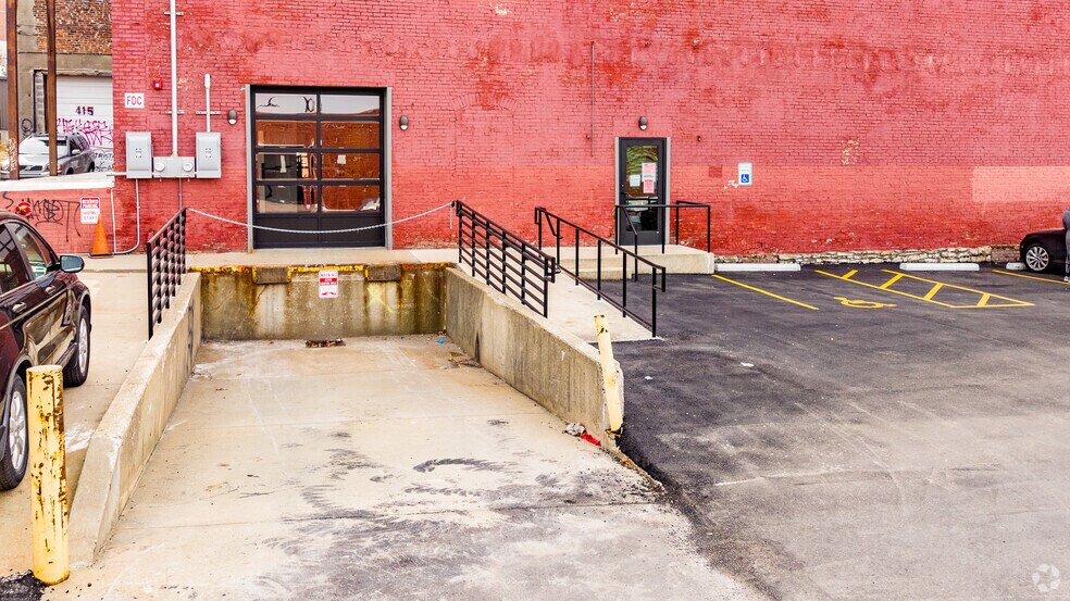 More Photos Of 407 Grand Blvd, Kansas City Office For Lease