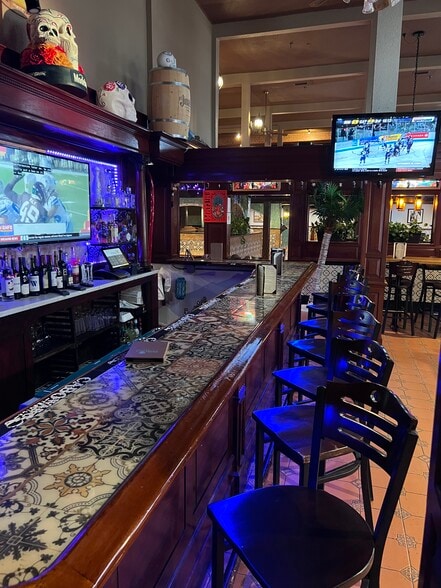 More Photos Of 300 Derby St, Salem Restaurant For Lease
