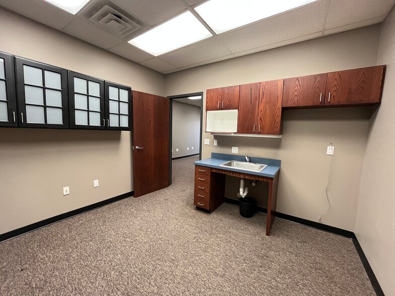 More Photos Of 7340 W 21st St N, Wichita Office For Lease