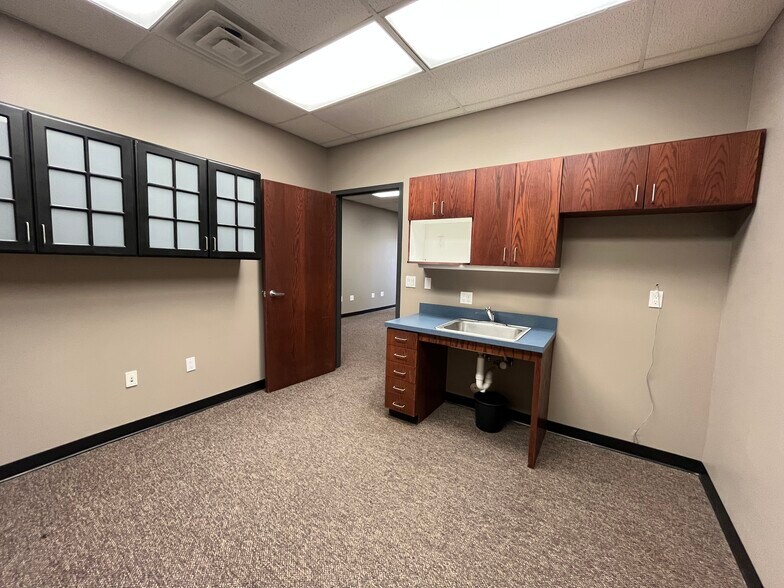 More Photos Of 7340 W 21st St N, Wichita Office For Sale