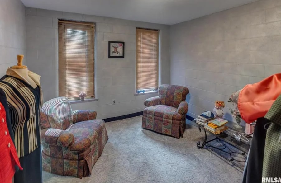 More Photos Of 104 N Pine St, Centralia Religious Facility For Sale
