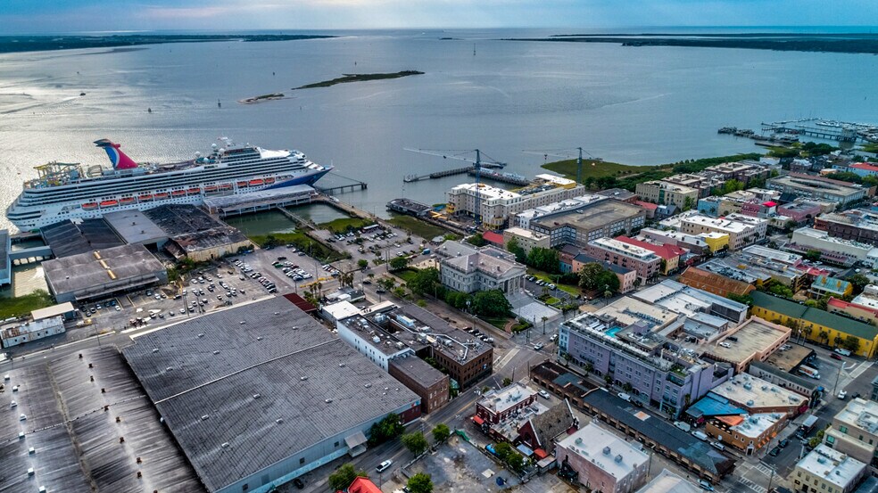 More Photos Of 32 N Market St, Charleston Storefront For Lease