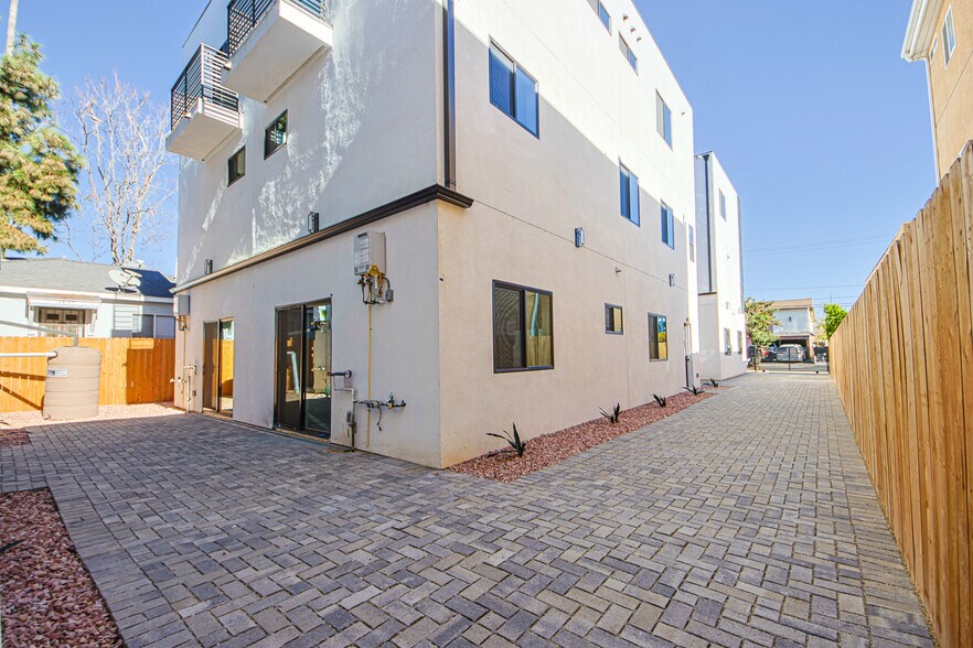 More Photos Of 6421 Troost Ave, North Hollywood Apartments For Sale