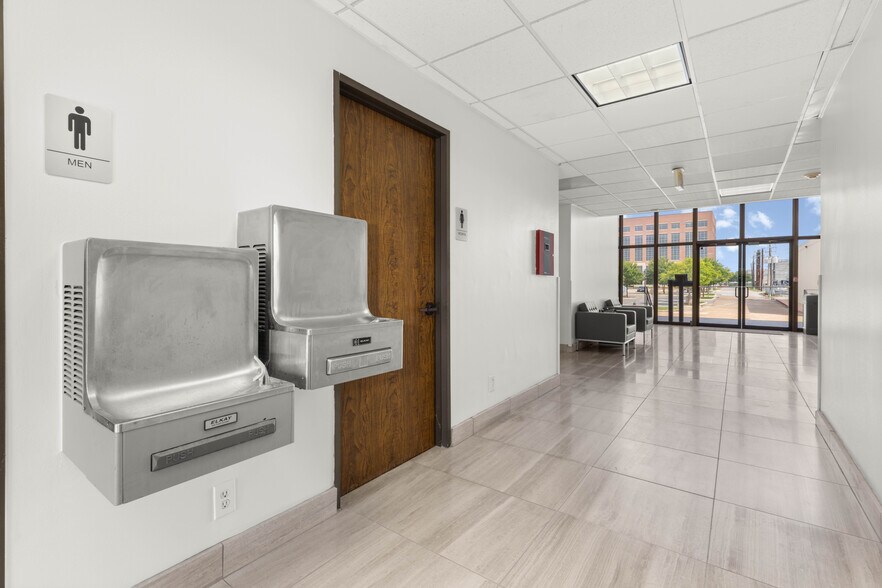 More Photos Of 2045 Space Park Dr, Houston Medical For Sale