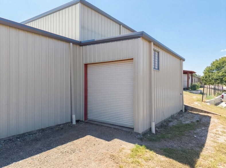 More Photos Of 20300 FM 963, Lampasas Manufacturing For Sale