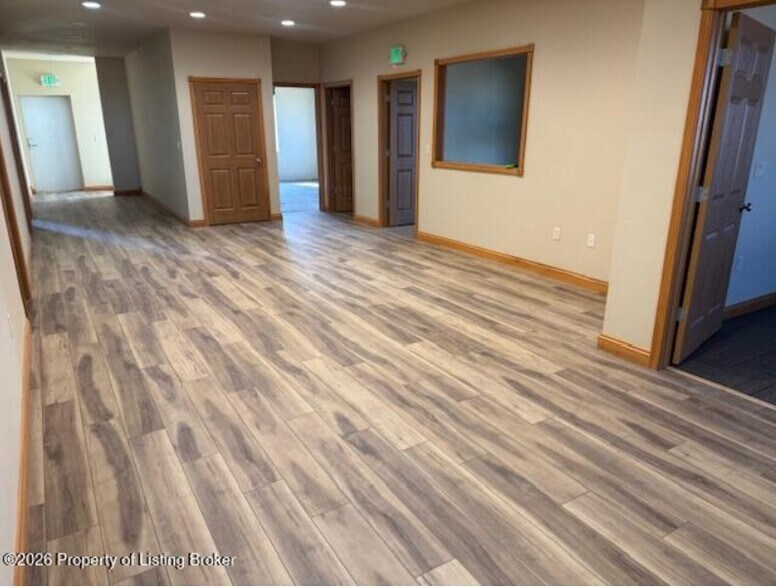 More Photos Of 3805-129f Southwest Ave, Belfield Flex For Lease