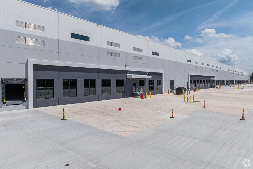 More Photos Of 1365 E Hightower Trl, Social Circle Distribution For Sale