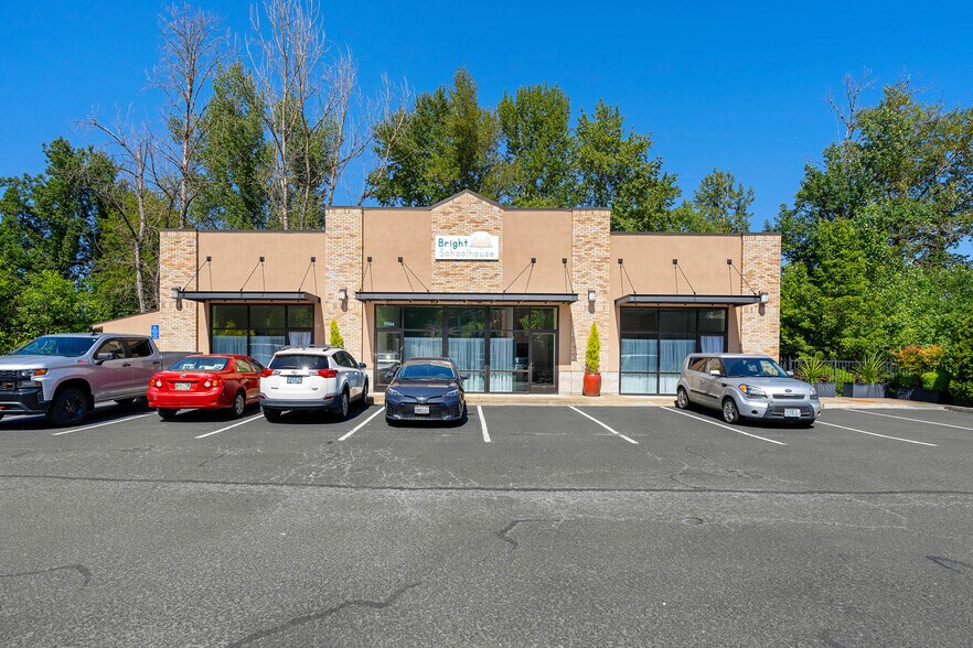 Primary Photo Of 19066 Willamette Dr, West Linn Freestanding For Lease