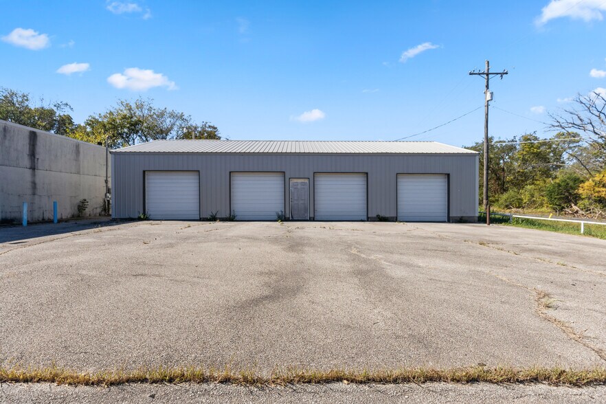 More Photos Of 347 N Ash St, Nowata Auto Dealership For Lease