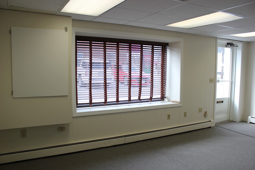 More Photos Of 16-18 Cottage St, Franklin Unknown For Lease