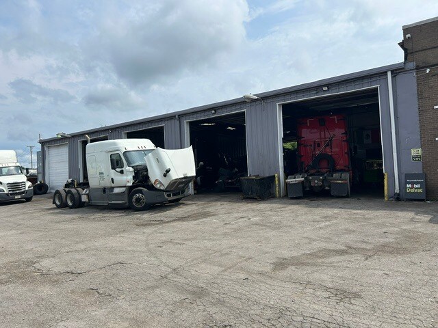 More Photos Of 3025 East End Ave, South Chicago Heights Truck Terminal For Sale