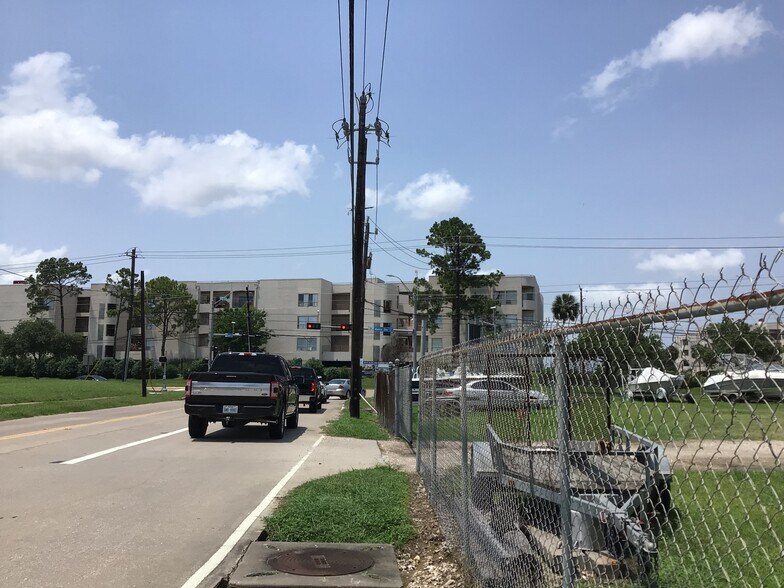 More Photos Of 921 Lawrence Rd, Kemah Industrial For Sale