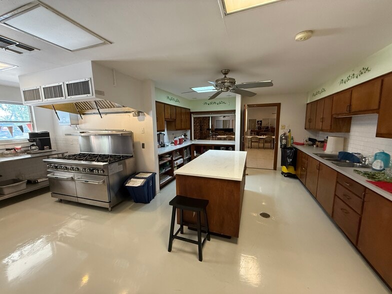 More Photos Of 908 Old Koenig Ln, Austin Religious Facility For Sale