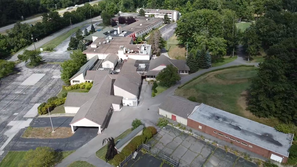 More Photos Of 11080 Concord Hambden Rd, Painesville Hotel For Sale