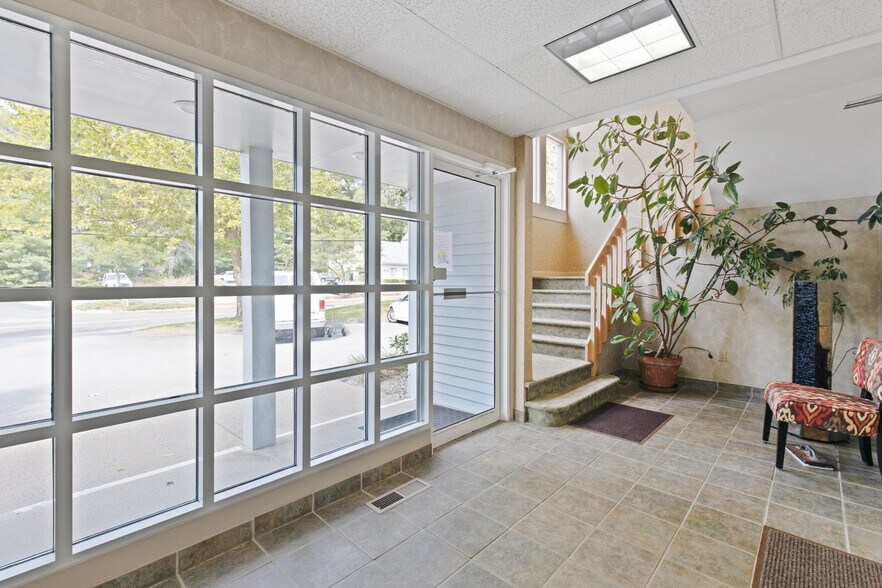 More Photos Of 155 Sycamore St, Glastonbury Office For Lease