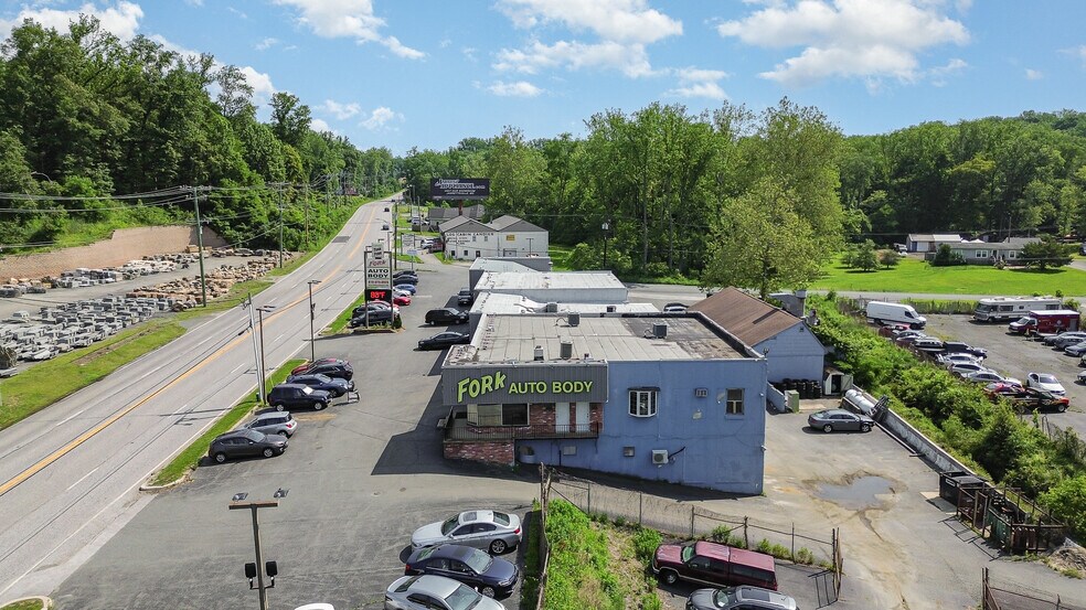 More Photos Of 2705 Belair Rd, Fallston Auto Repair For Lease
