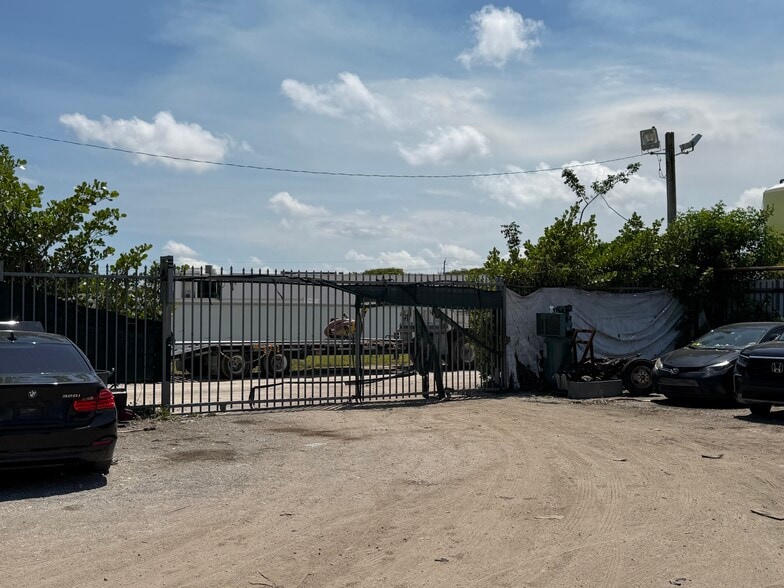 More Photos Of 10460 SW 187th Ter, Miami Warehouse For Sale