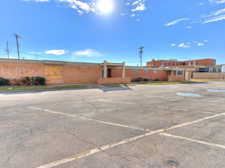 More Photos Of 5835 S Pennsylvania Ave, Oklahoma City Medical For Sale