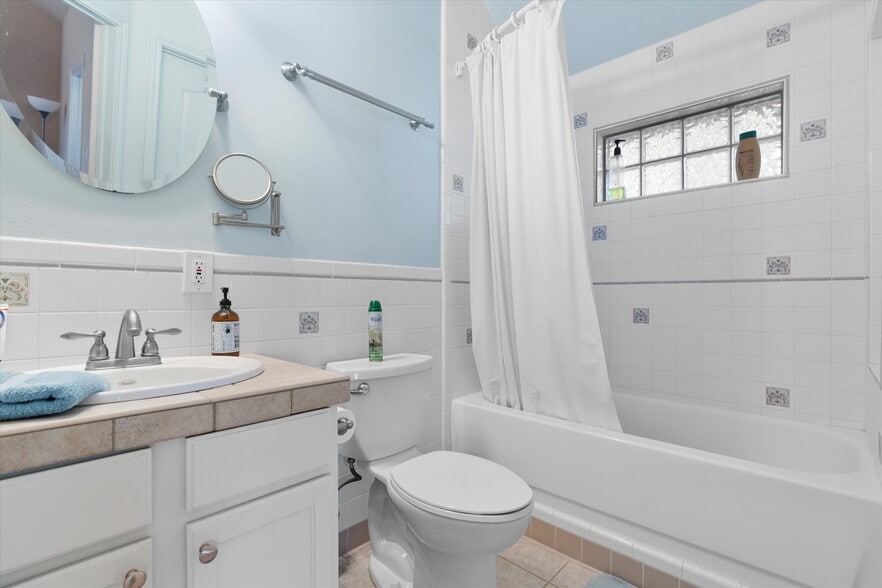 More Photos Of 1092 FM 3000, Elgin Specialty For Sale