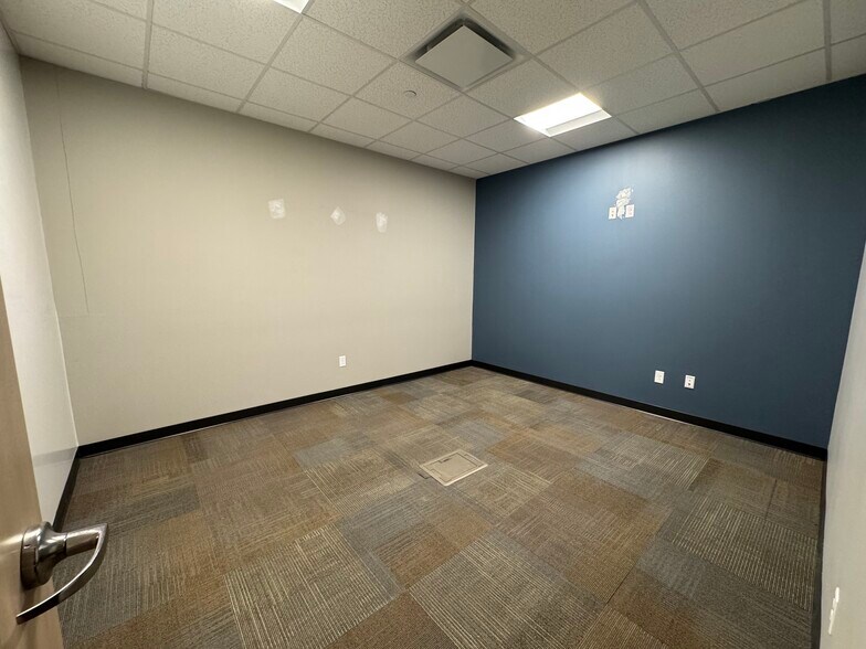 More Photos Of 2521 Walden Ave, Cheektowaga Storefront Retail Office For Lease