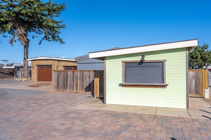 More Photos Of 7550 Sandholdt Rd, Moss Landing Warehouse For Sale