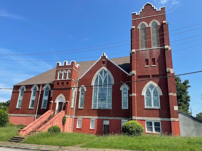 More Photos Of 400 East St N, Talladega Religious Facility For Sale