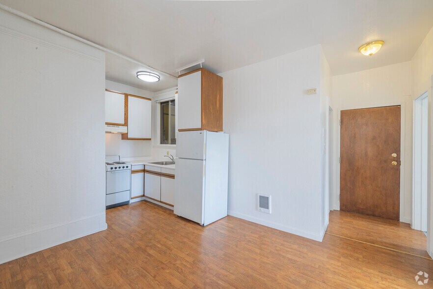 More Photos Of 498 25th St, Oakland Apartments For Sale