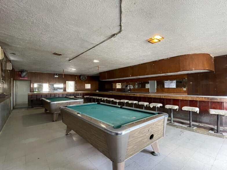 More Photos Of 17059 Myrtle Ave, Huron Restaurant For Sale