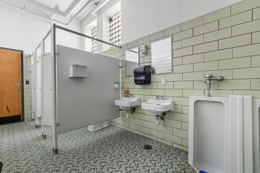 More Photos Of 21 Davidson Ave, Buffalo Schools For Sale