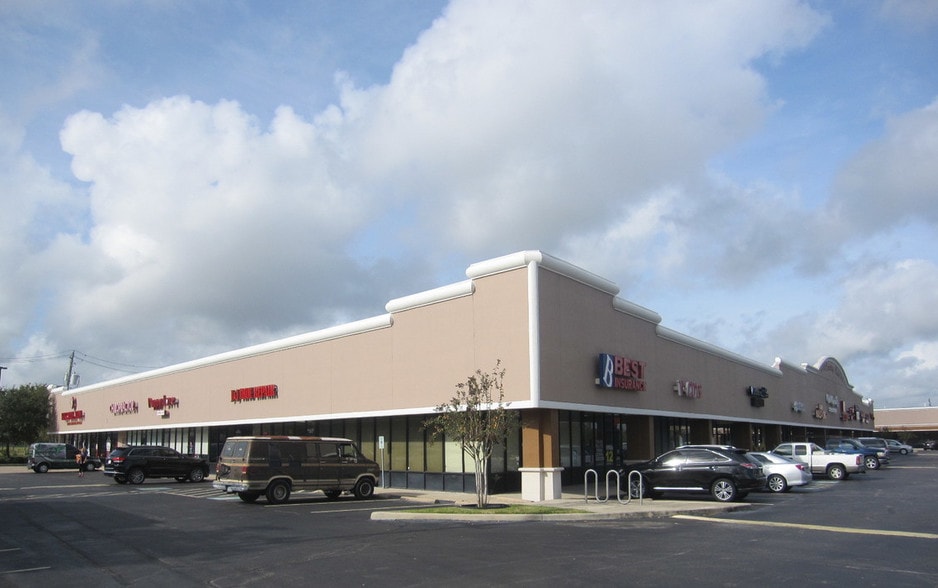 More Photos Of 2514-2550 E Broadway St, Pearland Unknown For Lease