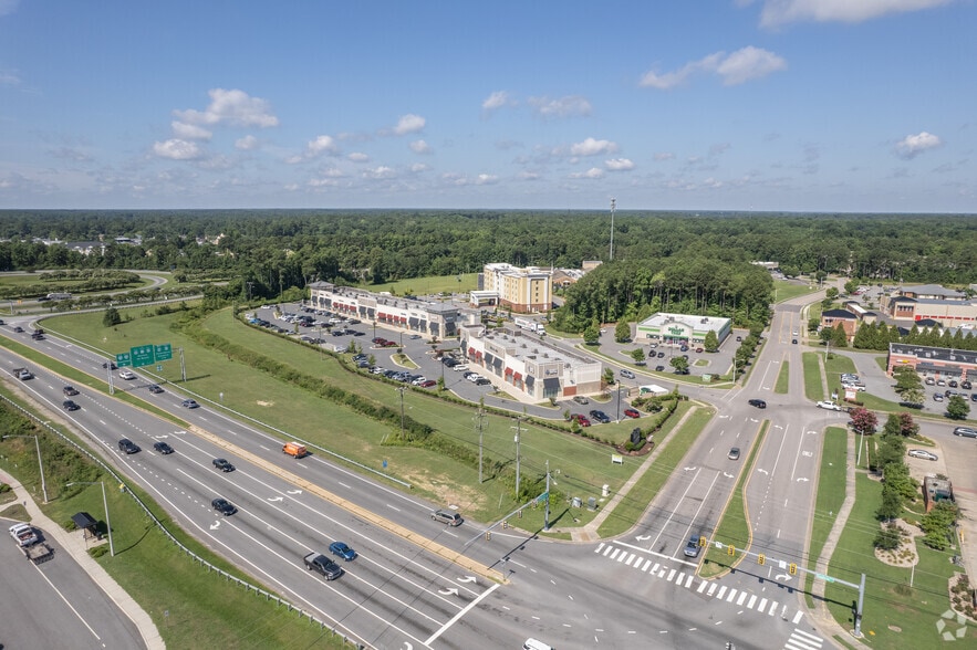 More Photos Of Centerbrooke Ln, Suffolk Unknown For Lease