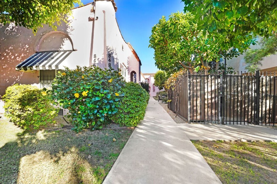 Primary Photo Of 846-848 N Sycamore Ave, Los Angeles Apartments For Sale
