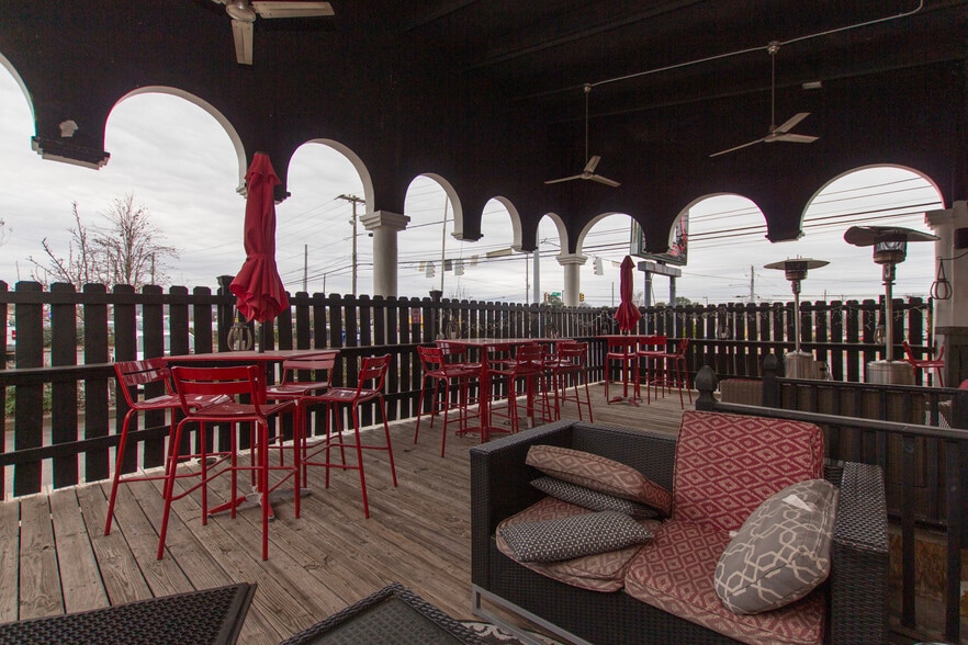 More Photos Of 11505 S Memorial Pky, Huntsville Storefront For Lease