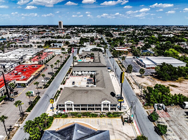 More Photos Of 1505 S 9th St, McAllen Hotel For Sale
