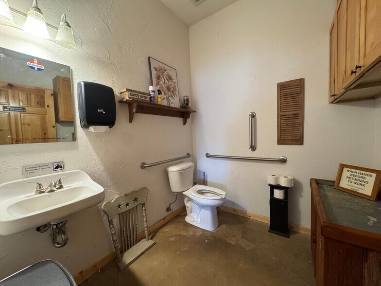 More Photos Of 727 US Highway 51 N, Woodruff Freestanding For Sale