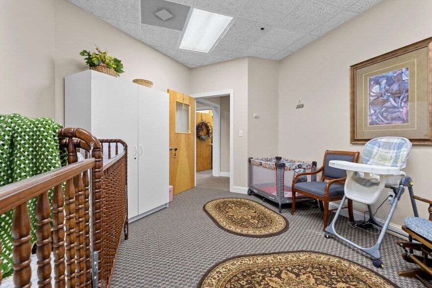 More Photos Of 6540 Brevard Rd, Etowah Office For Sale