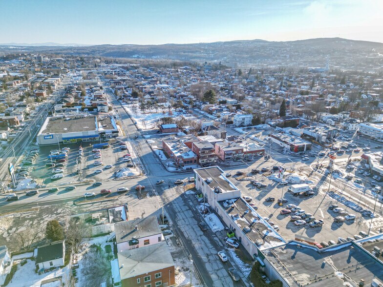 More Photos Of 786 St King E, Sherbrooke Storefront Retail Office For Sale