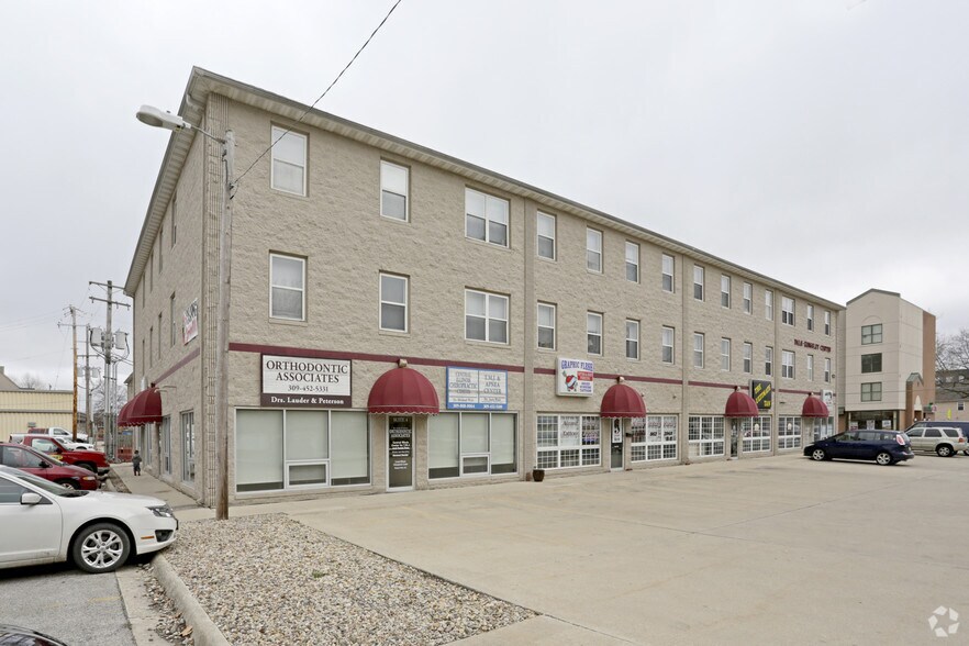 More Photos Of 604 Dale St, Normal Apartments For Lease