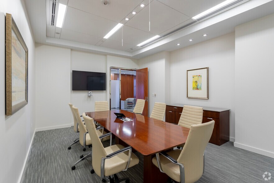 More Photos Of 1410-1430 Spring Hill Rd, McLean Unknown For Lease