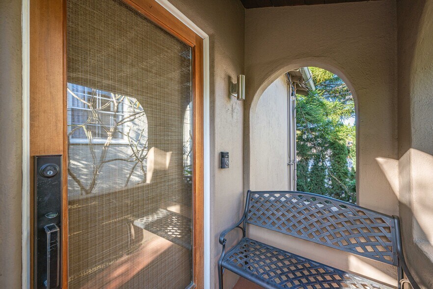 More Photos Of 745 N Hayworth Ave, Los Angeles Apartments For Sale