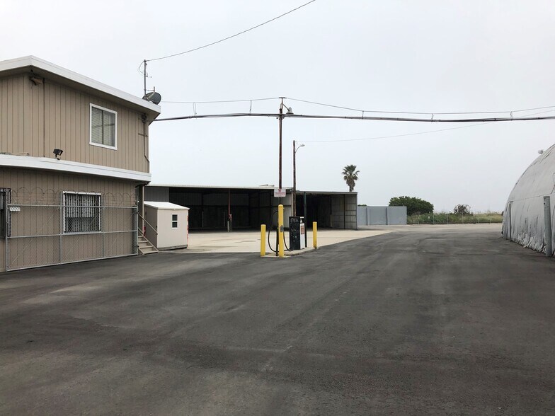 More Photos Of 320 E Hueneme Rd, Oxnard Warehouse For Sale