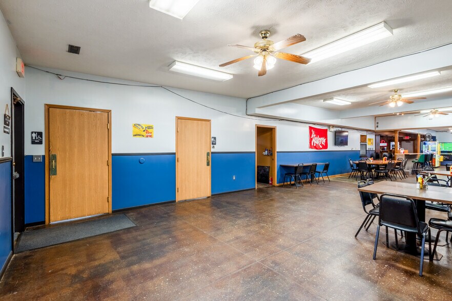 More Photos Of 1600 State St, Blair Restaurant For Sale