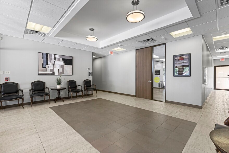 More Photos Of 800 Riverwood Ct, Conroe Medical For Sale