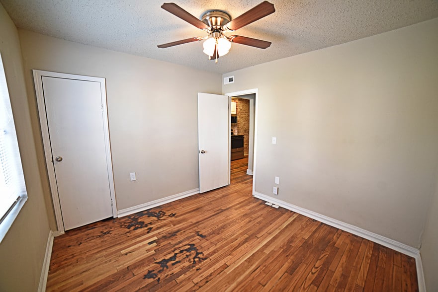 More Photos Of 4025-4027 Harrison St, Kansas City Apartments For Sale