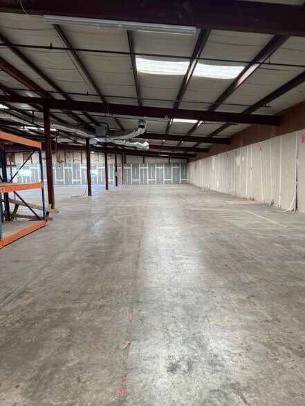 More Photos Of 10931 Dennis Rd, Dallas Industrial For Sale